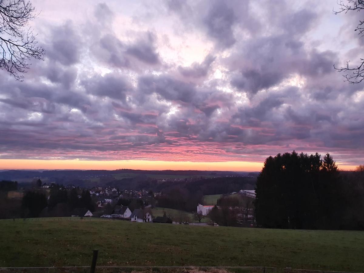 Ferienwohnung Gemütliches Fachwerk im Oberbergischen Wiehl Exterior foto