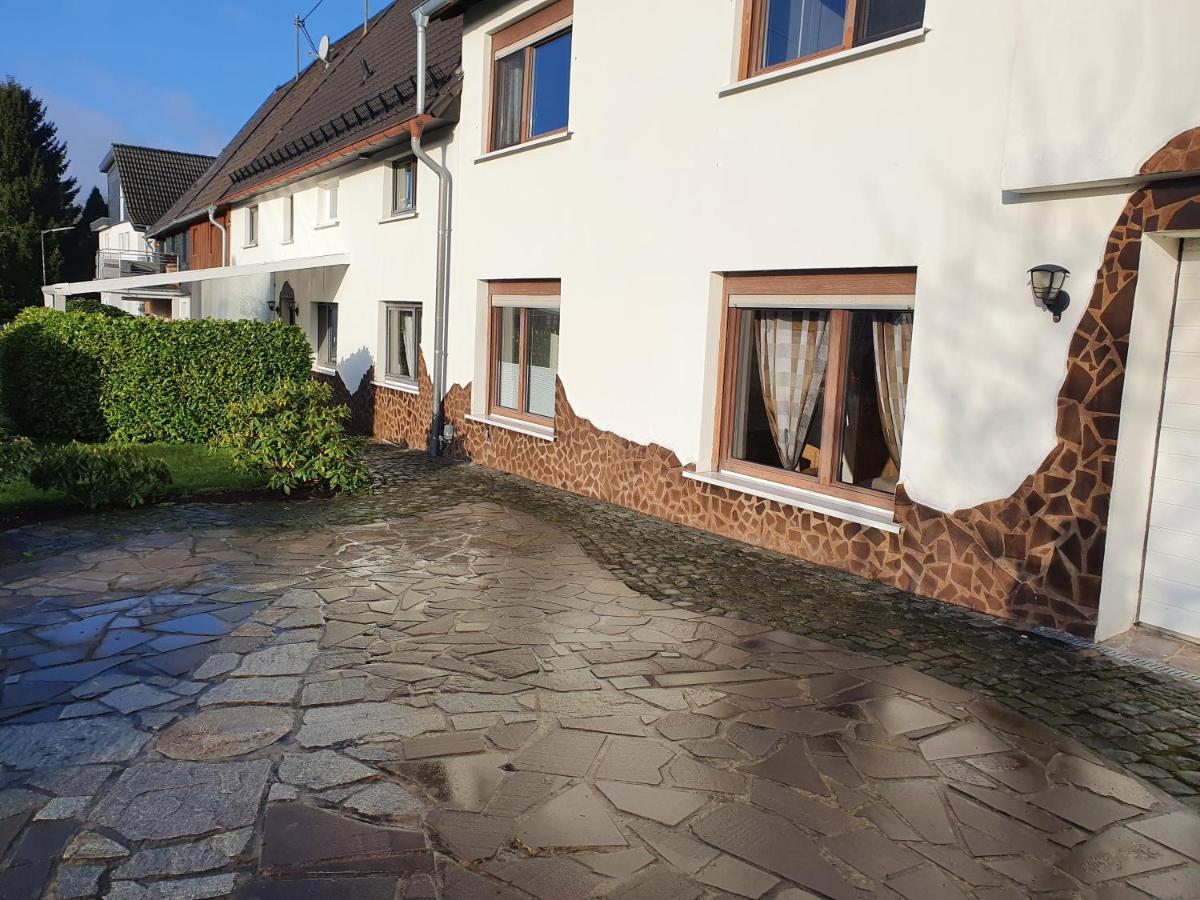 Ferienwohnung Gemütliches Fachwerk im Oberbergischen Wiehl Exterior foto